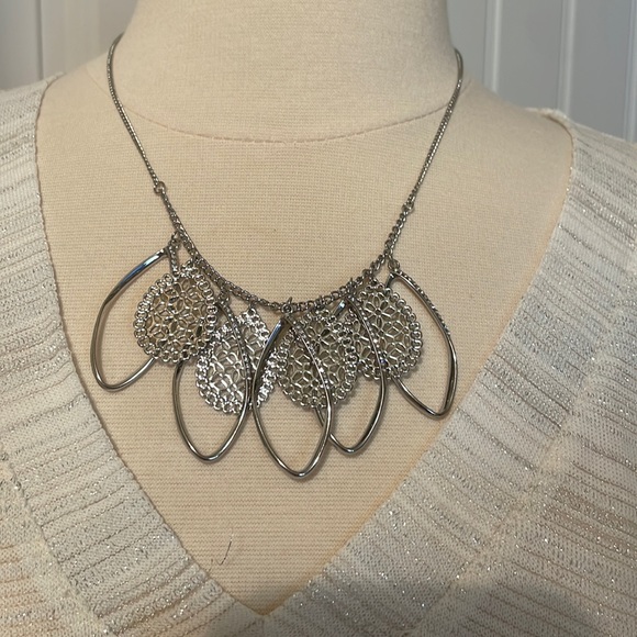 New Silver Magnolia Grace Necklace - Picture 2 of 3